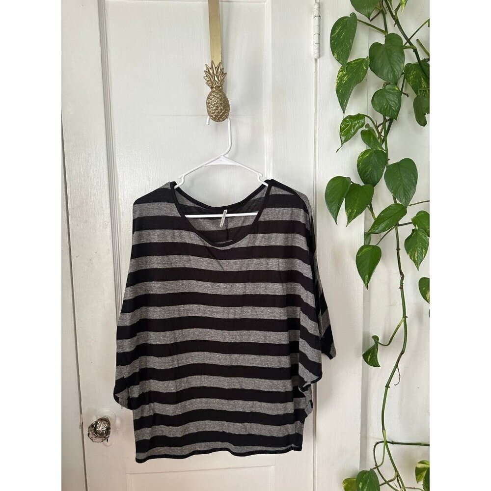 Tresics women’s size small black and grey striped shirt